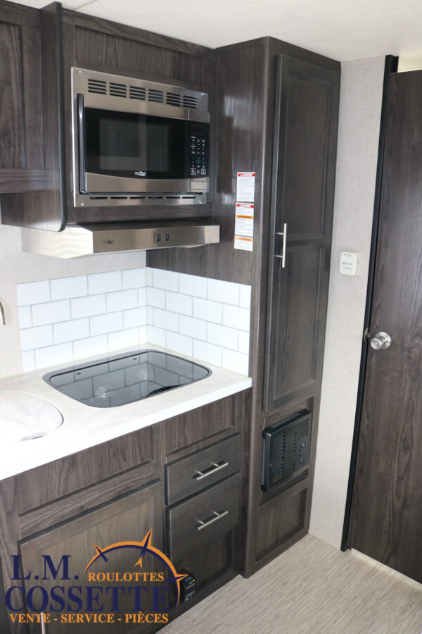 Kodiak 185 MB 2018-LM Cossette inc. vr-roulotte-fifth wheel-cargo-arctic wolf -Remote-Clipper-cherokee-grey wolf-wolf pup-kodiak cub-aspen trail-dutchmen-forest river-freedom express select-coachmen-apex nano -Trois-Rivières-fond