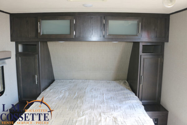 Kodiak 185 MB 2018-LM Cossette inc. vr-roulotte-fifth wheel-cargo-arctic wolf -Remote-Clipper-cherokee-grey wolf-wolf pup-kodiak cub-aspen trail-dutchmen-forest river-freedom express select-coachmen-apex nano -Trois-Rivières-fond