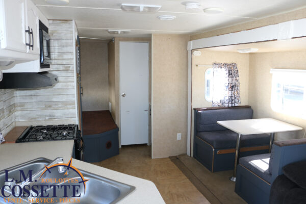 Conquest 30 BHS 2006-LM Cossette inc. vr-roulotte-fifth wheel-cargo-arctic wolf -Remote-Clipper-cherokee-grey wolf-wolf pup-kodiak cub-aspen trail-dutchmen-forest river-freedom express select-coachmen-apex nano -Trois-Rivières-fond