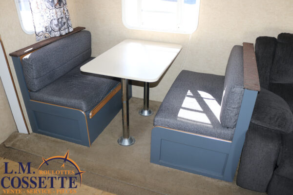 Conquest 30 BHS 2006-LM Cossette inc. vr-roulotte-fifth wheel-cargo-arctic wolf -Remote-Clipper-cherokee-grey wolf-wolf pup-kodiak cub-aspen trail-dutchmen-forest river-freedom express select-coachmen-apex nano -Trois-Rivières-fond