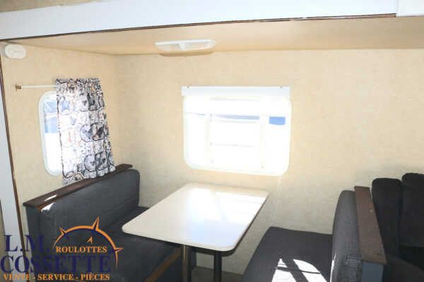 Conquest 30 BHS 2006-LM Cossette inc. vr-roulotte-fifth wheel-cargo-arctic wolf -Remote-Clipper-cherokee-grey wolf-wolf pup-kodiak cub-aspen trail-dutchmen-forest river-freedom express select-coachmen-apex nano -Trois-Rivières-fond