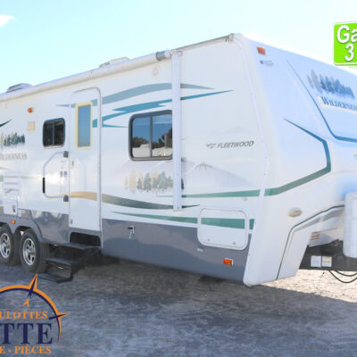 Wilderness 270 DBHS 2009-LM Cossette inc. vr-roulotte-fifth wheel-cargo-arctic wolf -Remote-Clipper-cherokee-grey wolf-wolf pup-kodiak cub-aspen trail-dutchmen-forest river-freedom express select-coachmen-apex nano -Trois-Rivières-fond