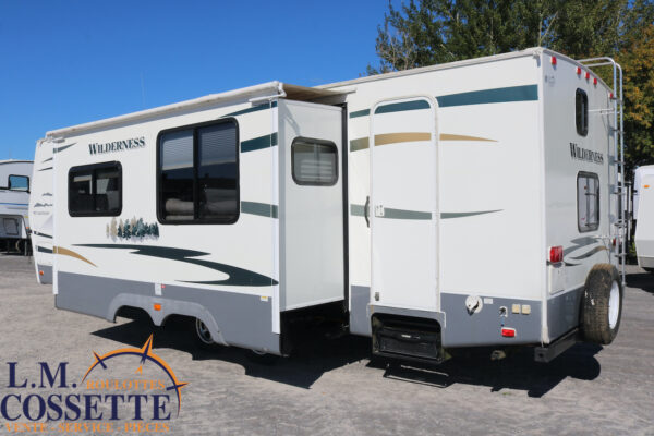 Wilderness 270 DBHS 2009-LM Cossette inc. vr-roulotte-fifth wheel-cargo-arctic wolf -Remote-Clipper-cherokee-grey wolf-wolf pup-kodiak cub-aspen trail-dutchmen-forest river-freedom express select-coachmen-apex nano -Trois-Rivières-fond