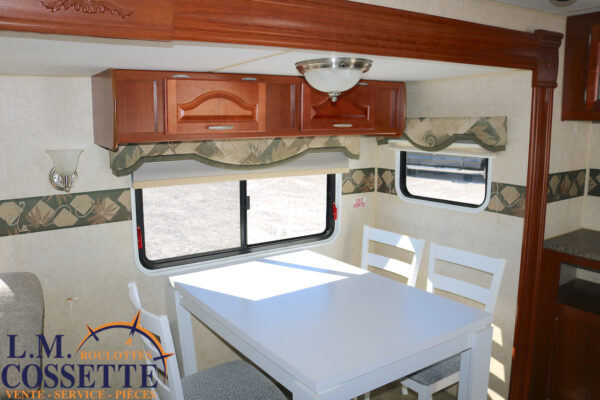 Wilderness 270 DBHS 2009-LM Cossette inc. vr-roulotte-fifth wheel-cargo-arctic wolf -Remote-Clipper-cherokee-grey wolf-wolf pup-kodiak cub-aspen trail-dutchmen-forest river-freedom express select-coachmen-apex nano -Trois-Rivières-fond
