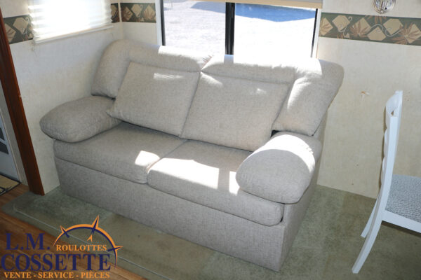 Wilderness 270 DBHS 2009-LM Cossette inc. vr-roulotte-fifth wheel-cargo-arctic wolf -Remote-Clipper-cherokee-grey wolf-wolf pup-kodiak cub-aspen trail-dutchmen-forest river-freedom express select-coachmen-apex nano -Trois-Rivières-fond