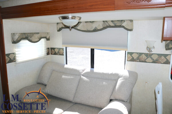 Wilderness 270 DBHS 2009-LM Cossette inc. vr-roulotte-fifth wheel-cargo-arctic wolf -Remote-Clipper-cherokee-grey wolf-wolf pup-kodiak cub-aspen trail-dutchmen-forest river-freedom express select-coachmen-apex nano -Trois-Rivières-fond