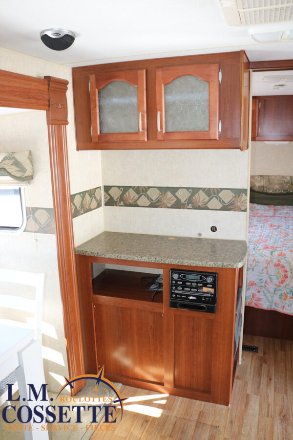 Wilderness 270 DBHS 2009-LM Cossette inc. vr-roulotte-fifth wheel-cargo-arctic wolf -Remote-Clipper-cherokee-grey wolf-wolf pup-kodiak cub-aspen trail-dutchmen-forest river-freedom express select-coachmen-apex nano -Trois-Rivières-fond