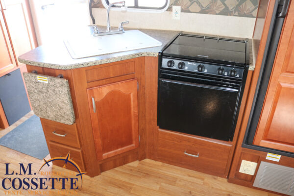 Wilderness 270 DBHS 2009-LM Cossette inc. vr-roulotte-fifth wheel-cargo-arctic wolf -Remote-Clipper-cherokee-grey wolf-wolf pup-kodiak cub-aspen trail-dutchmen-forest river-freedom express select-coachmen-apex nano -Trois-Rivières-fond