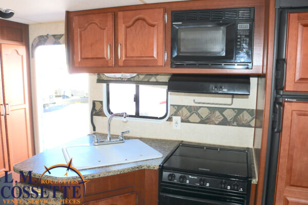 Wilderness 270 DBHS 2009-LM Cossette inc. vr-roulotte-fifth wheel-cargo-arctic wolf -Remote-Clipper-cherokee-grey wolf-wolf pup-kodiak cub-aspen trail-dutchmen-forest river-freedom express select-coachmen-apex nano -Trois-Rivières-fond