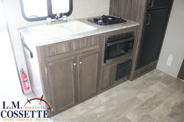 Apex Nano 191 RBS 2017-LM Cossette inc. vr-roulotte-fifth wheel-cargo-arctic wolf -Remote-Clipper-cherokee-grey wolf-wolf pup-kodiak cub-aspen trail-dutchmen-forest river-freedom express select-coachmen-apex nano -Trois-Rivières-fond