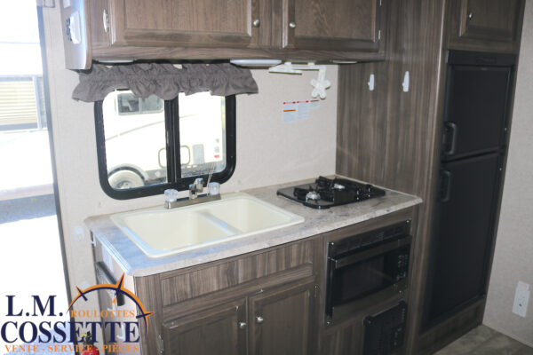 Apex Nano 191 RBS 2017-LM Cossette inc. vr-roulotte-fifth wheel-cargo-arctic wolf -Remote-Clipper-cherokee-grey wolf-wolf pup-kodiak cub-aspen trail-dutchmen-forest river-freedom express select-coachmen-apex nano -Trois-Rivières-fond
