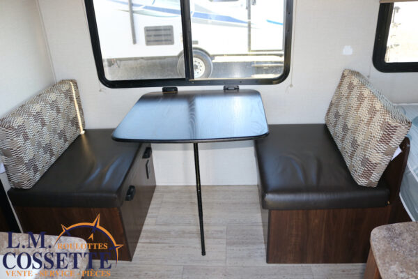 Palomini 177 BH 2019-LM Cossette inc. vr-roulotte-fifth wheel-cargo-arctic wolf -Remote-Clipper-cherokee-grey wolf-wolf pup-kodiak cub-aspen trail-dutchmen-forest river-freedom express select-coachmen-apex nano -Trois-Rivières-fond