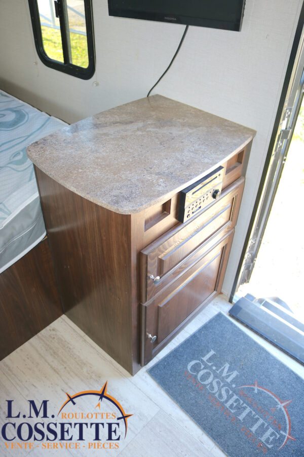 Palomini 177 BH 2019-LM Cossette inc. vr-roulotte-fifth wheel-cargo-arctic wolf -Remote-Clipper-cherokee-grey wolf-wolf pup-kodiak cub-aspen trail-dutchmen-forest river-freedom express select-coachmen-apex nano -Trois-Rivières-fond