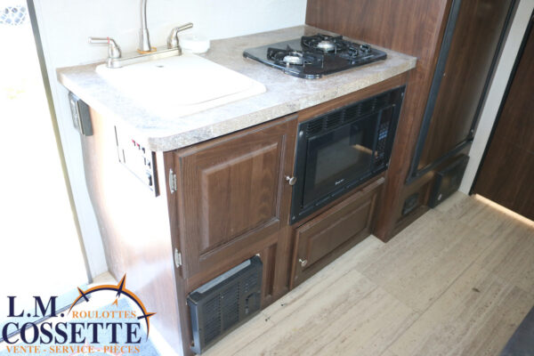 Palomini 177 BH 2019-LM Cossette inc. vr-roulotte-fifth wheel-cargo-arctic wolf -Remote-Clipper-cherokee-grey wolf-wolf pup-kodiak cub-aspen trail-dutchmen-forest river-freedom express select-coachmen-apex nano -Trois-Rivières-fond