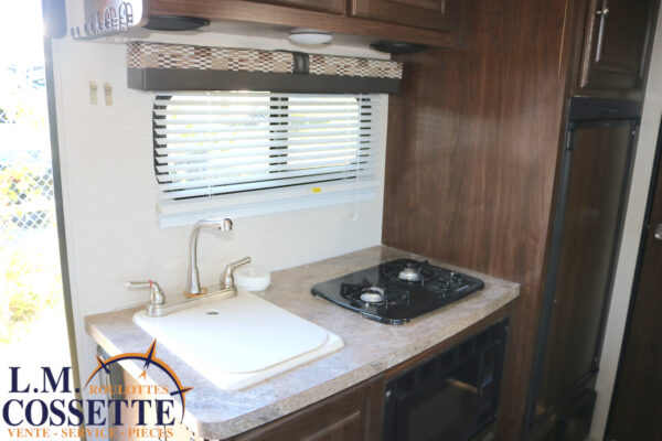 Palomini 177 BH 2019-LM Cossette inc. vr-roulotte-fifth wheel-cargo-arctic wolf -Remote-Clipper-cherokee-grey wolf-wolf pup-kodiak cub-aspen trail-dutchmen-forest river-freedom express select-coachmen-apex nano -Trois-Rivières-fond