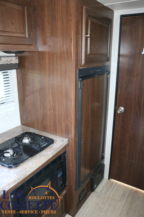 Palomini 177 BH 2019-LM Cossette inc. vr-roulotte-fifth wheel-cargo-arctic wolf -Remote-Clipper-cherokee-grey wolf-wolf pup-kodiak cub-aspen trail-dutchmen-forest river-freedom express select-coachmen-apex nano -Trois-Rivières-fond