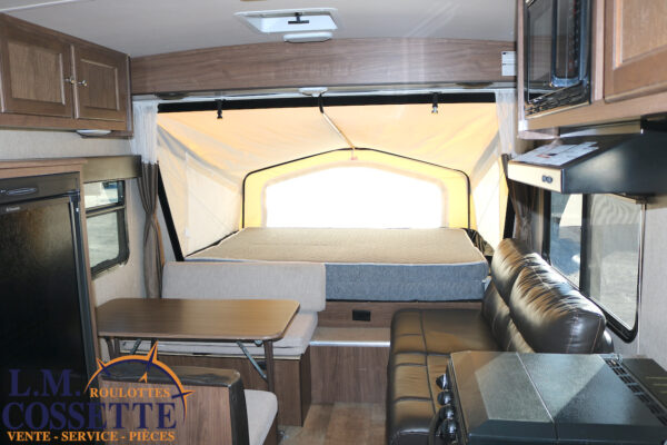 Solaire 147 X 2016-LM Cossette inc. vr-roulotte-fifth wheel-cargo-arctic wolf -Remote-Clipper-cherokee-grey wolf-wolf pup-kodiak cub-aspen trail-dutchmen-forest river-freedom express select-coachmen-apex nano -Trois-Rivières-fond
