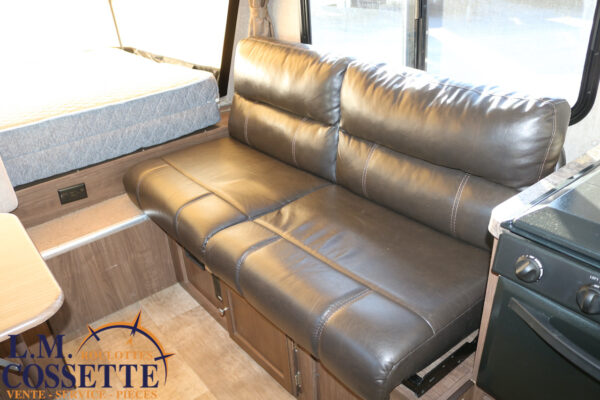 Solaire 147 X 2016-LM Cossette inc. vr-roulotte-fifth wheel-cargo-arctic wolf -Remote-Clipper-cherokee-grey wolf-wolf pup-kodiak cub-aspen trail-dutchmen-forest river-freedom express select-coachmen-apex nano -Trois-Rivières-fond