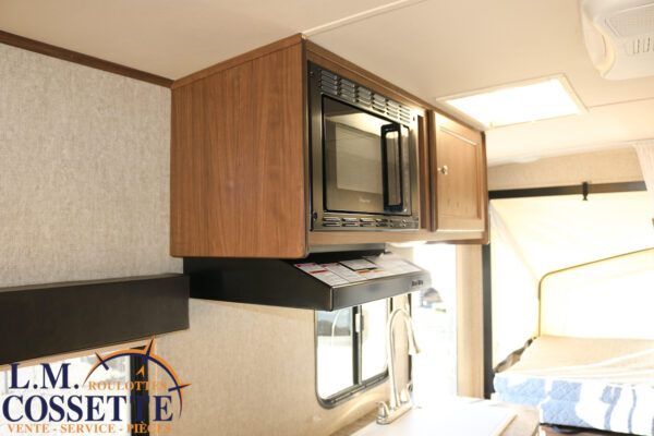 Solaire 147 X 2016-LM Cossette inc. vr-roulotte-fifth wheel-cargo-arctic wolf -Remote-Clipper-cherokee-grey wolf-wolf pup-kodiak cub-aspen trail-dutchmen-forest river-freedom express select-coachmen-apex nano -Trois-Rivières-fond