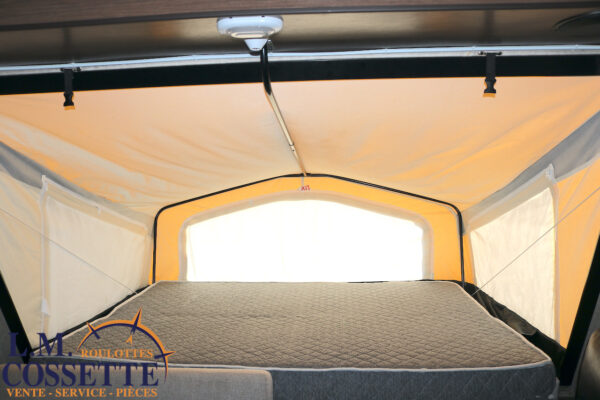 Solaire 147 X 2016-LM Cossette inc. vr-roulotte-fifth wheel-cargo-arctic wolf -Remote-Clipper-cherokee-grey wolf-wolf pup-kodiak cub-aspen trail-dutchmen-forest river-freedom express select-coachmen-apex nano -Trois-Rivières-fond