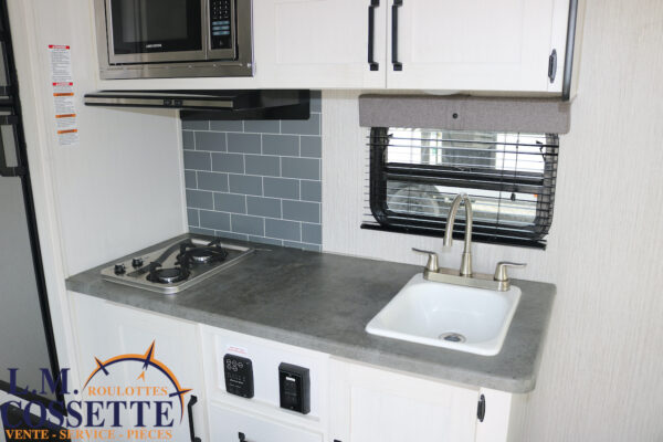Puma 16 QBX 2021-LM Cossette inc. vr-roulotte-fifth wheel-cargo-arctic wolf -Remote-Clipper-cherokee-grey wolf-wolf pup-kodiak cub-aspen trail-dutchmen-forest river-freedom express select-coachmen-apex nano -Trois-Rivières-fond-fond-fond