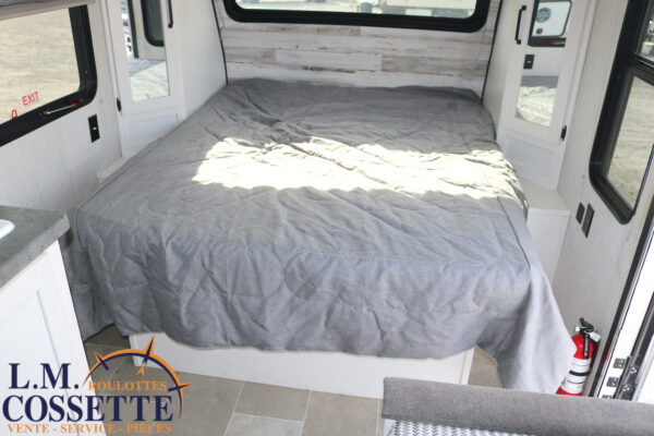 Puma 16 QBX 2021-LM Cossette inc. vr-roulotte-fifth wheel-cargo-arctic wolf -Remote-Clipper-cherokee-grey wolf-wolf pup-kodiak cub-aspen trail-dutchmen-forest river-freedom express select-coachmen-apex nano -Trois-Rivières-fond-fond-fond