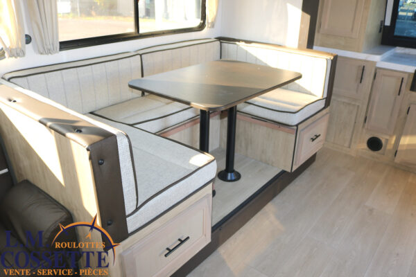 Grey Wolf 27 GH 2026-LM Cossette inc. vr-roulotte-fifth wheel-cargo-arctic wolf -Remote-Clipper-cherokee-grey wolf-wolf pup-kodiak cub-aspen trail-dutchmen-forest river-freedom express select-coachmen-apex nano -Trois-Rivières-fond-fond-fond