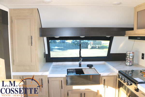 Grey Wolf 27 GH 2026-LM Cossette inc. vr-roulotte-fifth wheel-cargo-arctic wolf -Remote-Clipper-cherokee-grey wolf-wolf pup-kodiak cub-aspen trail-dutchmen-forest river-freedom express select-coachmen-apex nano -Trois-Rivières-fond-fond-fond