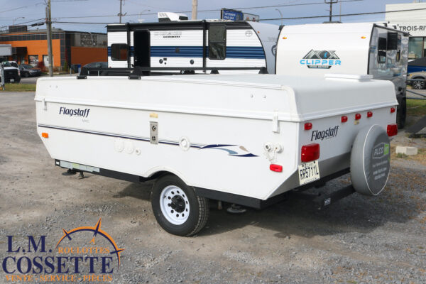 Flagstaff 207 2010-LM Cossette inc. vr-roulotte-fifth wheel-cargo-arctic wolf -Remote-Clipper-cherokee-grey wolf-wolf pup-kodiak cub-aspen trail-dutchmen-forest river-freedom express select-coachmen-apex nano -Trois-Rivières-fond-fond-fond