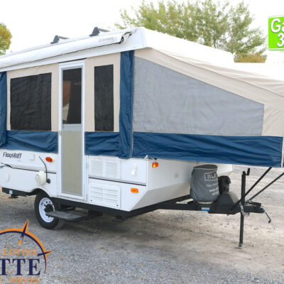Flagstaff 207 2010-LM Cossette inc. vr-roulotte-fifth wheel-cargo-arctic wolf -Remote-Clipper-cherokee-grey wolf-wolf pup-kodiak cub-aspen trail-dutchmen-forest river-freedom express select-coachmen-apex nano -Trois-Rivières-fond-fond-fond