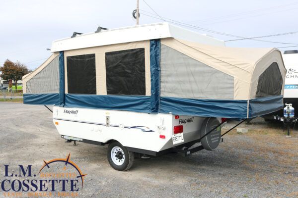 Flagstaff 207 2010-LM Cossette inc. vr-roulotte-fifth wheel-cargo-arctic wolf -Remote-Clipper-cherokee-grey wolf-wolf pup-kodiak cub-aspen trail-dutchmen-forest river-freedom express select-coachmen-apex nano -Trois-Rivières-fond-fond-fond