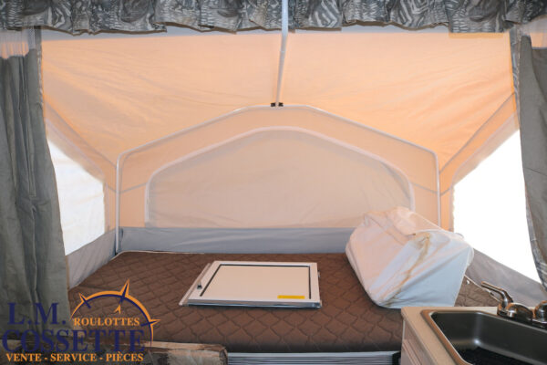 Flagstaff 207 2010-LM Cossette inc. vr-roulotte-fifth wheel-cargo-arctic wolf -Remote-Clipper-cherokee-grey wolf-wolf pup-kodiak cub-aspen trail-dutchmen-forest river-freedom express select-coachmen-apex nano -Trois-Rivières-fond-fond-fond