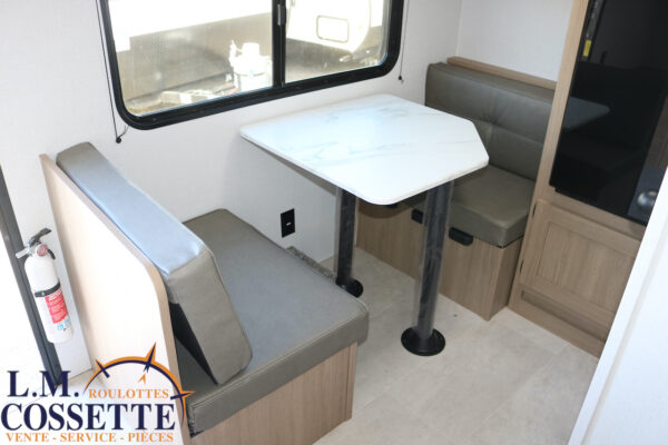 Aspen Trail 13 RD 2026-LM Cossette inc. vr-roulotte-fifth wheel-cargo-arctic wolf -Remote-Clipper-cherokee-grey wolf-wolf pup-kodiak cub-aspen trail-dutchmen-forest river-freedom express select-coachmen-apex nano -Trois-Rivières-fond-fond-fond