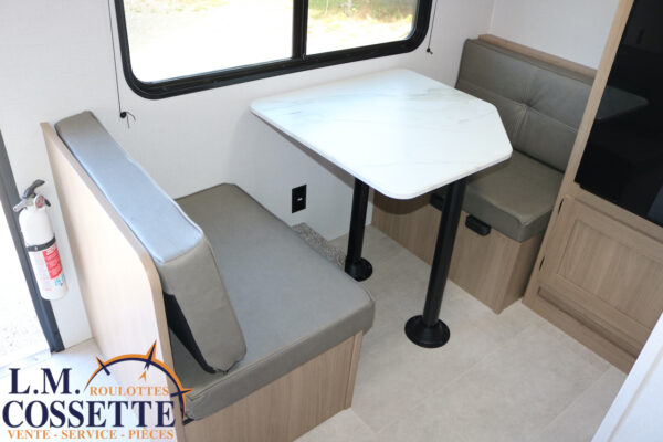Aspen Trail 13 RD 2026-LM Cossette inc. vr-roulotte-fifth wheel-cargo-arctic wolf -Remote-Clipper-cherokee-grey wolf-wolf pup-kodiak cub-aspen trail-dutchmen-forest river-freedom express select-coachmen-apex nano -Trois-Rivières-fond-fond-fond