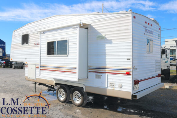 Terry 24 5C 2002-LM Cossette inc. vr-roulotte-fifth wheel-cargo-arctic wolf -Remote-Clipper-cherokee-grey wolf-wolf pup-kodiak cub-aspen trail-dutchmen-forest river-freedom express select-coachmen-apex nano -Trois-Rivières-fond-fond-fond