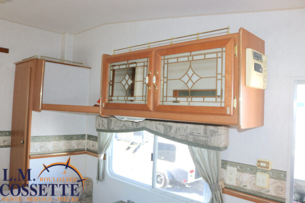 Terry 24 5C 2002-LM Cossette inc. vr-roulotte-fifth wheel-cargo-arctic wolf -Remote-Clipper-cherokee-grey wolf-wolf pup-kodiak cub-aspen trail-dutchmen-forest river-freedom express select-coachmen-apex nano -Trois-Rivières-fond-fond-fond