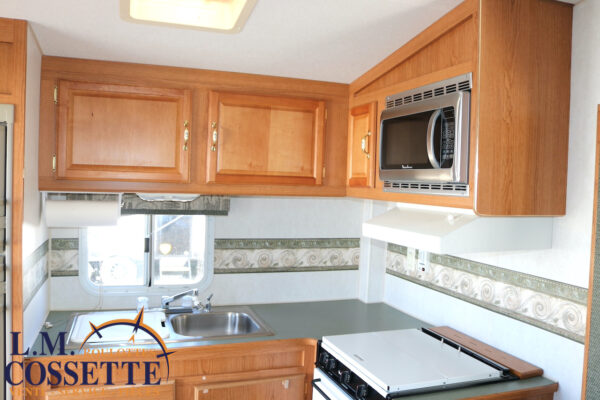 Terry 24 5C 2002-LM Cossette inc. vr-roulotte-fifth wheel-cargo-arctic wolf -Remote-Clipper-cherokee-grey wolf-wolf pup-kodiak cub-aspen trail-dutchmen-forest river-freedom express select-coachmen-apex nano -Trois-Rivières-fond-fond-fond