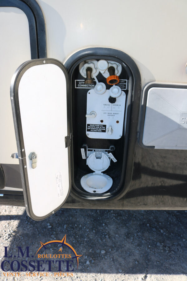 Chaparral 266 SAB 2014-LM Cossette inc. vr-roulotte-fifth wheel-cargo-arctic wolf -Remote-Clipper-cherokee-grey wolf-wolf pup-kodiak cub-aspen trail-dutchmen-forest river-freedom express select-coachmen-apex nano -Trois-Rivières-fond-fond-fond