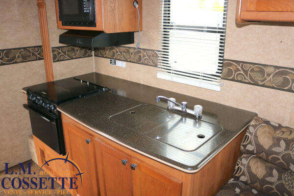 North Trail 24 RBS 2012-LM Cossette inc. vr-roulotte-fifth wheel-cargo-arctic wolf -Remote-Clipper-cherokee-grey wolf-wolf pup-kodiak cub-aspen trail-dutchmen-forest river-freedom express select-coachmen-apex nano -Trois-Rivières-fond-fond-fond
