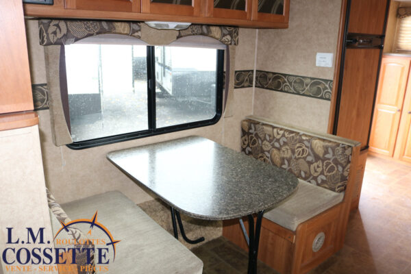 North Trail 24 RBS 2012-LM Cossette inc. vr-roulotte-fifth wheel-cargo-arctic wolf -Remote-Clipper-cherokee-grey wolf-wolf pup-kodiak cub-aspen trail-dutchmen-forest river-freedom express select-coachmen-apex nano -Trois-Rivières-fond-fond-fond