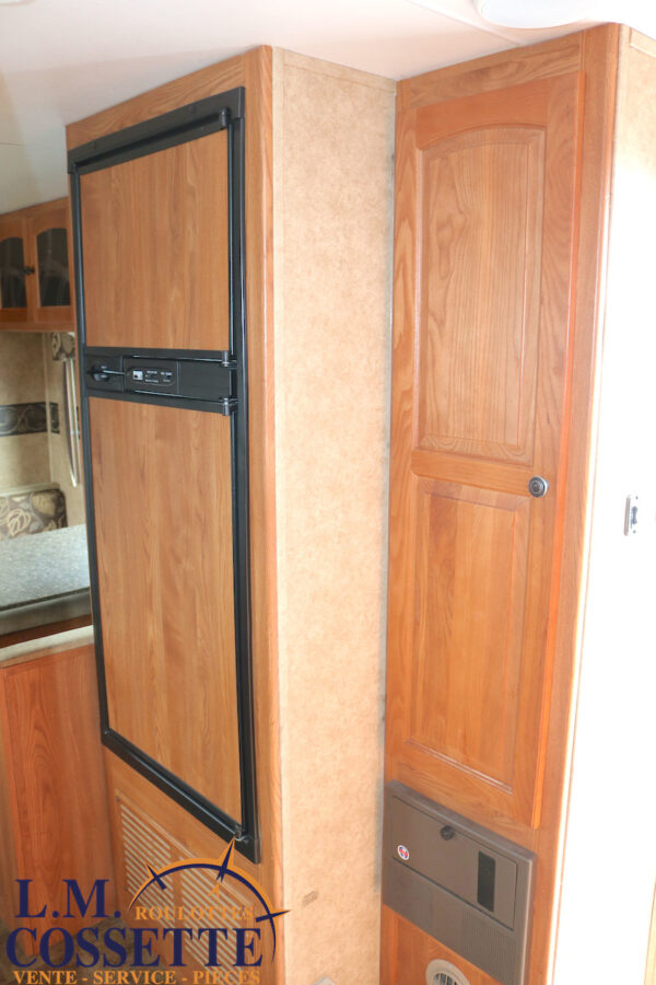 North Trail 24 RBS 2012-LM Cossette inc. vr-roulotte-fifth wheel-cargo-arctic wolf -Remote-Clipper-cherokee-grey wolf-wolf pup-kodiak cub-aspen trail-dutchmen-forest river-freedom express select-coachmen-apex nano -Trois-Rivières-fond-fond-fond
