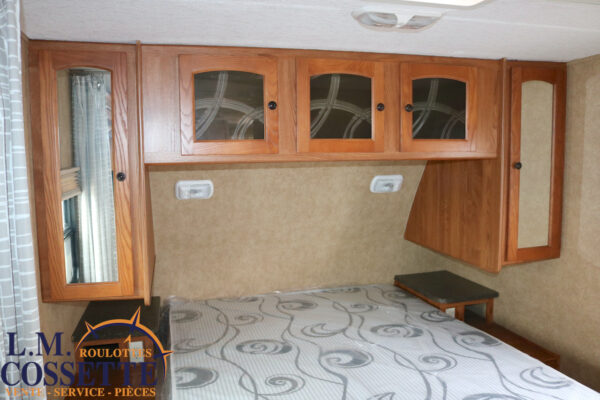 North Trail 24 RBS 2012-LM Cossette inc. vr-roulotte-fifth wheel-cargo-arctic wolf -Remote-Clipper-cherokee-grey wolf-wolf pup-kodiak cub-aspen trail-dutchmen-forest river-freedom express select-coachmen-apex nano -Trois-Rivières-fond-fond-fond