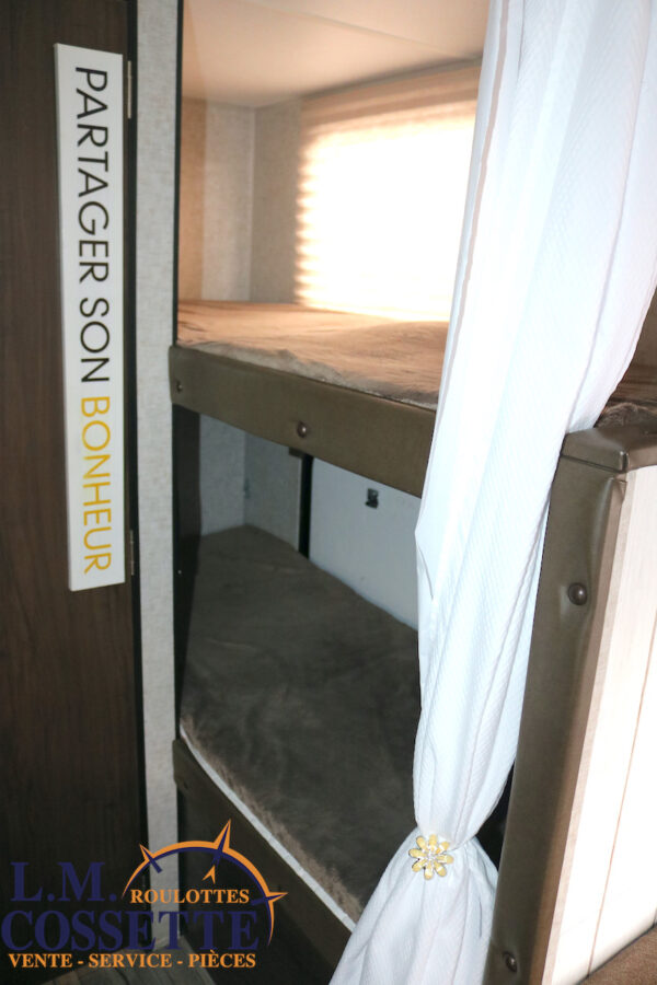 Wolf Pup 16 BHS 2019-LM Cossette inc. vr-roulotte-fifth wheel-cargo-arctic wolf -Remote-Clipper-cherokee-grey wolf-wolf pup-kodiak cub-aspen trail-dutchmen-forest river-freedom express select-coachmen-apex nano -Trois-Rivières-fond-fond-fond